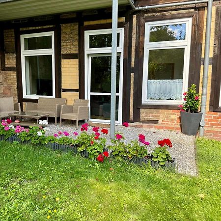 Attraktive Wohnung Im Gruenen Hinterhof Schwerin  Exterior foto