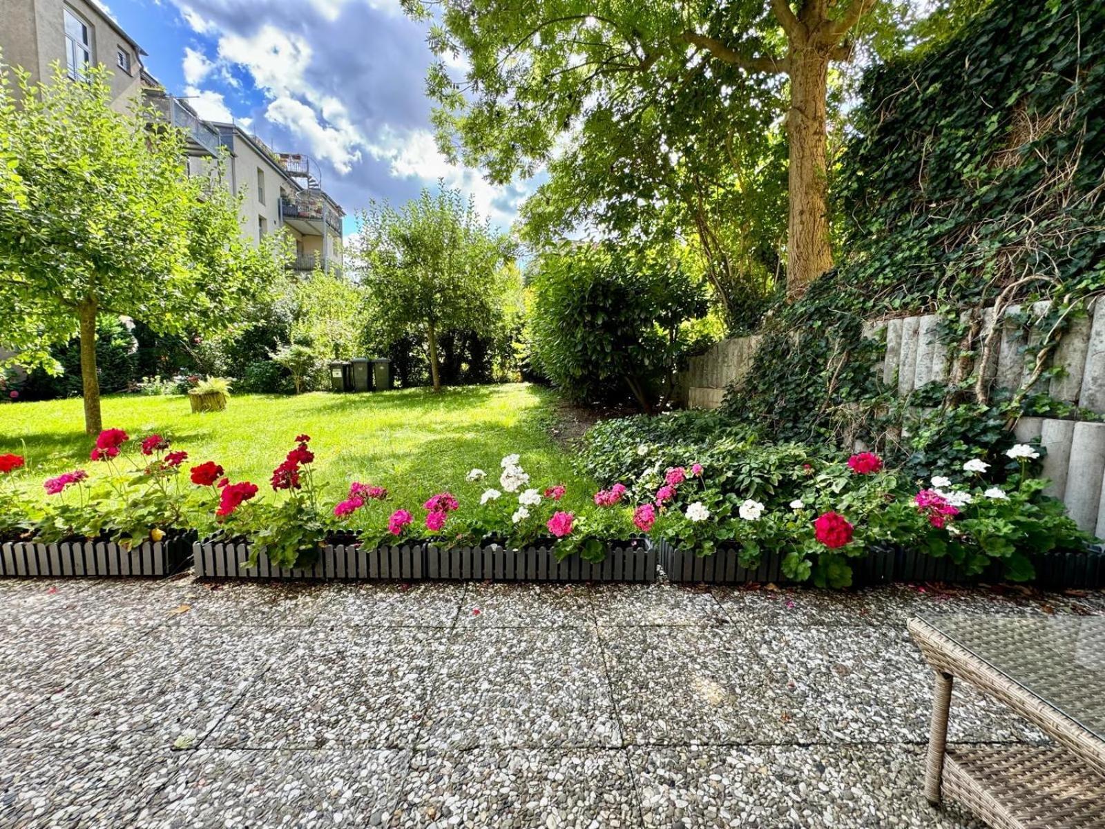 Attraktive Wohnung Im Gruenen Hinterhof Schwerin  Exterior foto